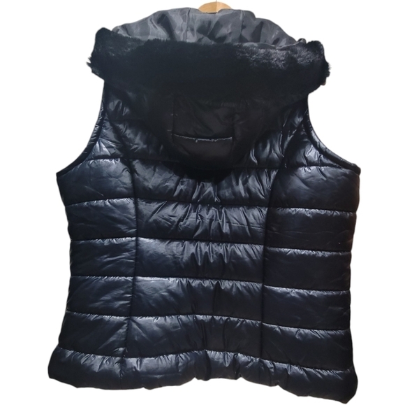 1X Colleen Lopez Faux Fur Hooded  Zip-Up Puffer Vest with Pockets EUC - Picture 4 of 9
